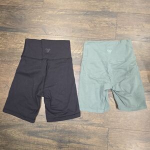 Aritzia TNA Black and Green Shorts